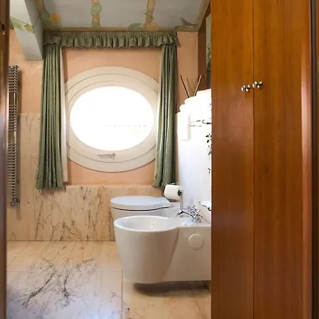 Carbonesi Luxury - Centro Storico Apartment *