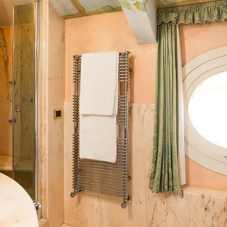 Carbonesi Luxury - Centro Storico Apartment Bologna